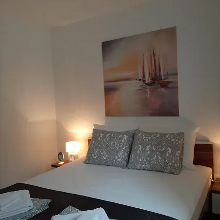 Edo Apartment *