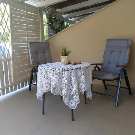 Apartment Edo Vis