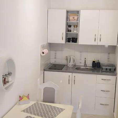Edo Apartment *